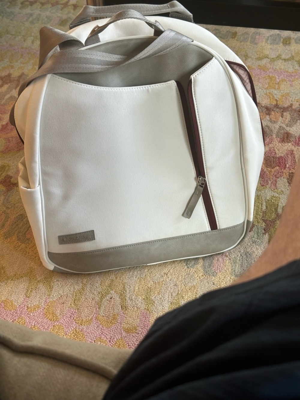Doubletake Melbourne Women's White and Gray Shoulder Bag